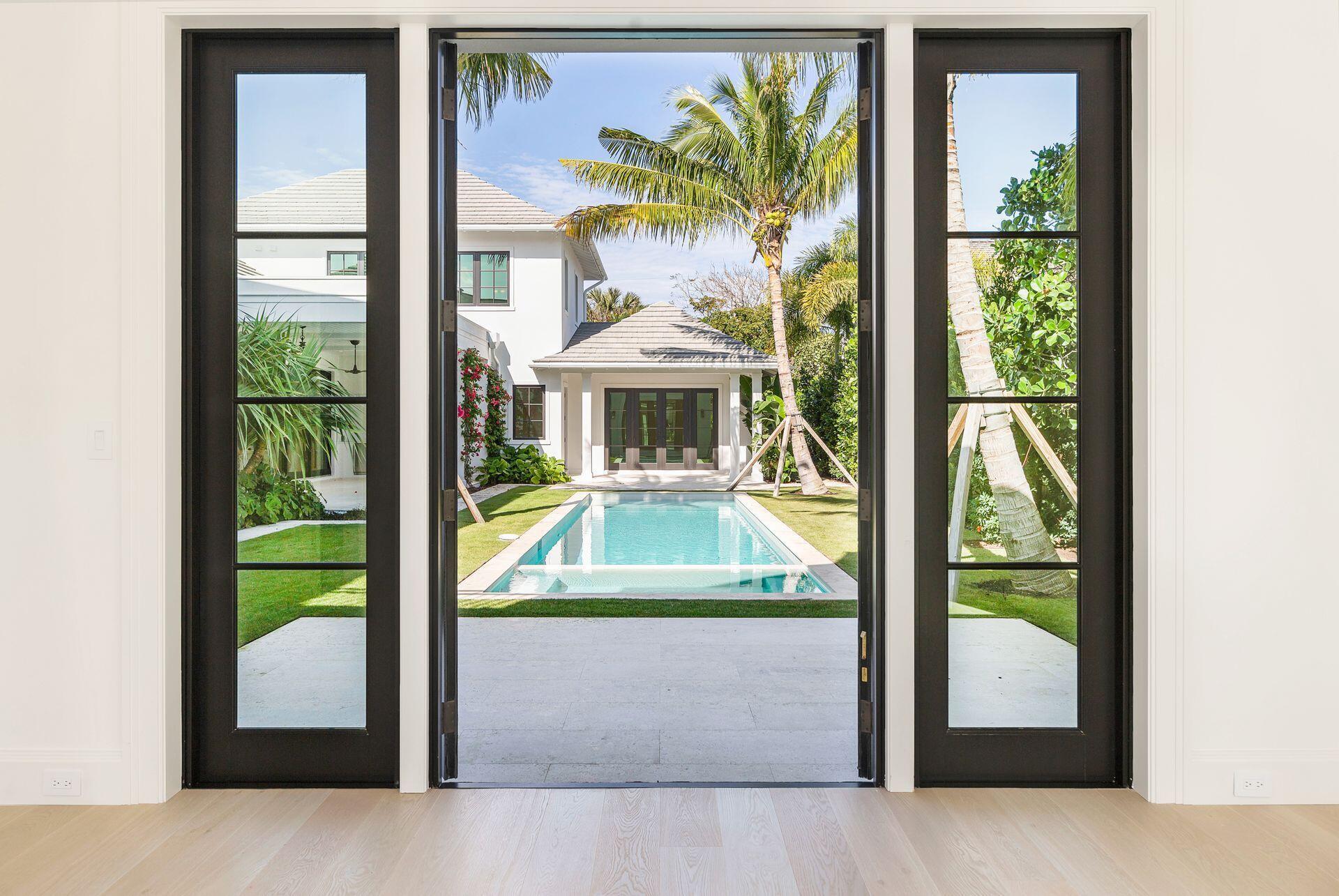 215 Summa St West Palm Beach, FL 33405 215 Summa St West Palm Beach, FL 33405