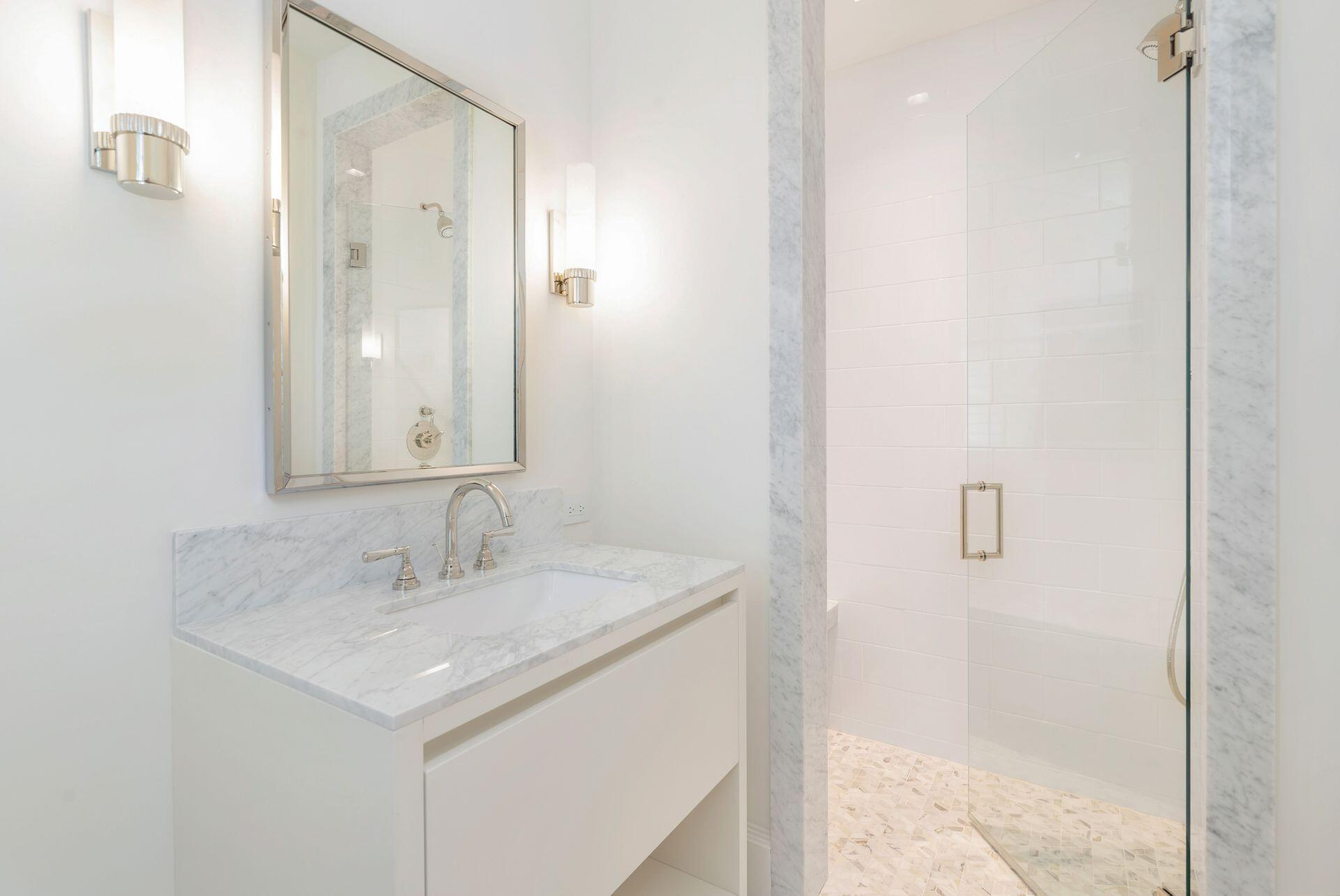 215 Summa St West Palm Beach, FL 33405 215 Summa St West Palm Beach, FL 33405