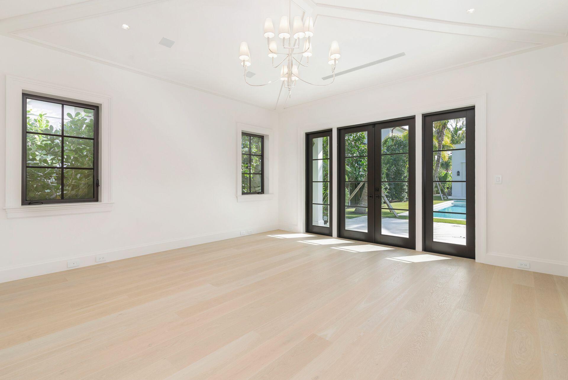 215 Summa St West Palm Beach, FL 33405 215 Summa St West Palm Beach, FL 33405