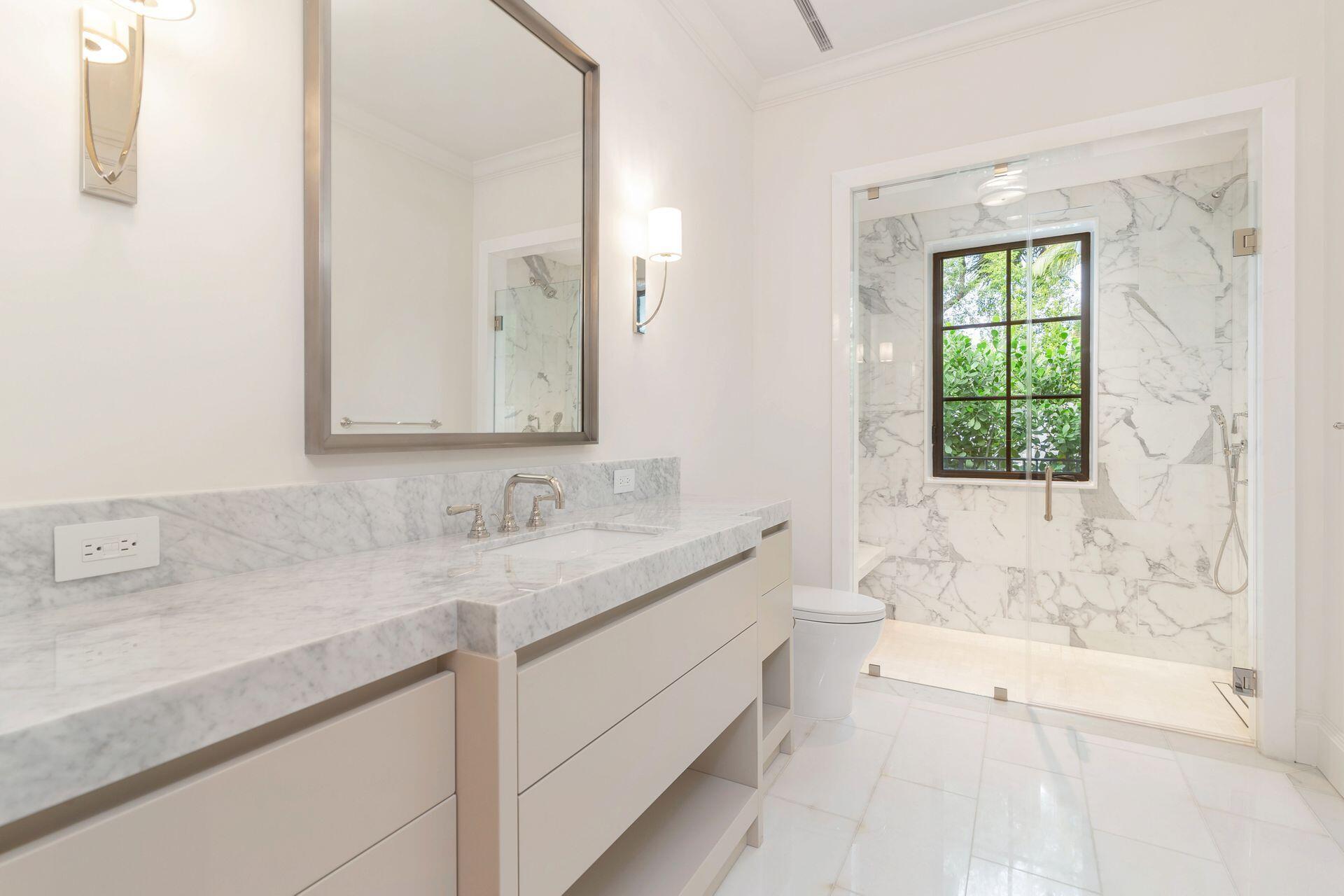 215 Summa St West Palm Beach, FL 33405 215 Summa St West Palm Beach, FL 33405
