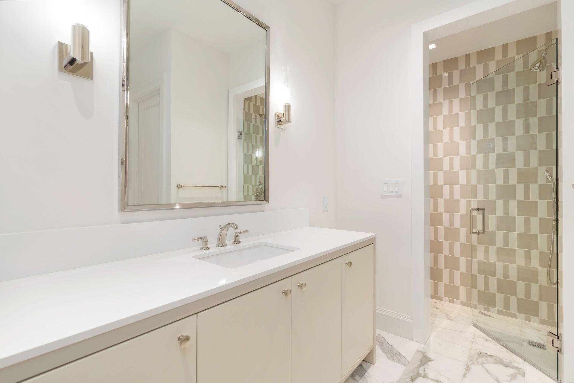 215 Summa St West Palm Beach, FL 33405 215 Summa St West Palm Beach, FL 33405