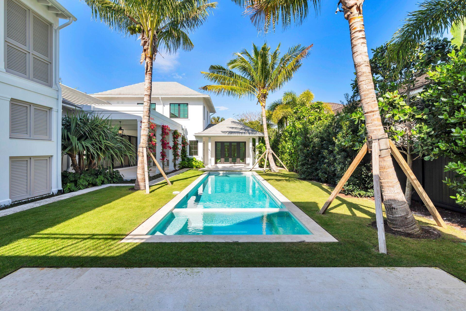 215 Summa St West Palm Beach, FL 33405 215 Summa St West Palm Beach, FL 33405