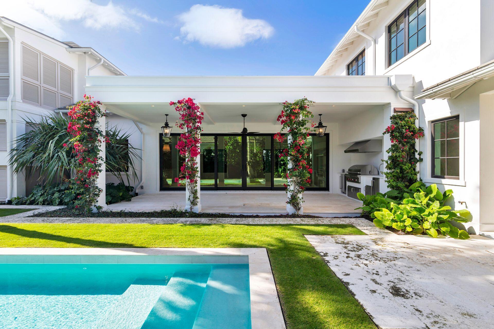 215 Summa St West Palm Beach, FL 33405 215 Summa St West Palm Beach, FL 33405
