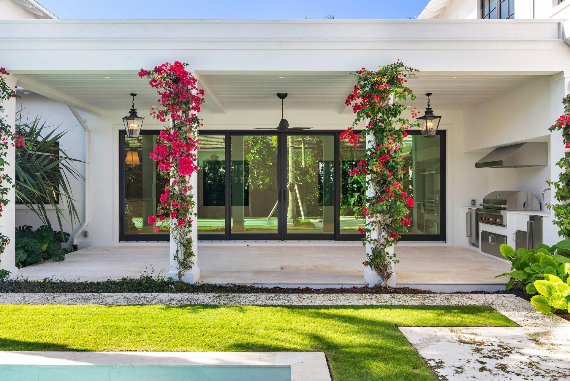 215 Summa St West Palm Beach, FL 33405 215 Summa St West Palm Beach, FL 33405