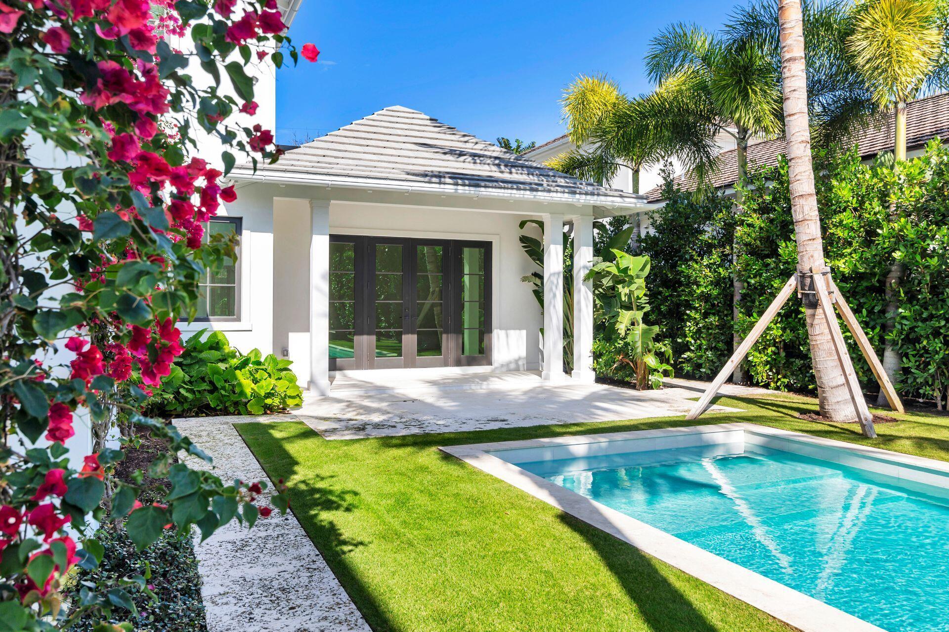 215 Summa St West Palm Beach, FL 33405 215 Summa St West Palm Beach, FL 33405