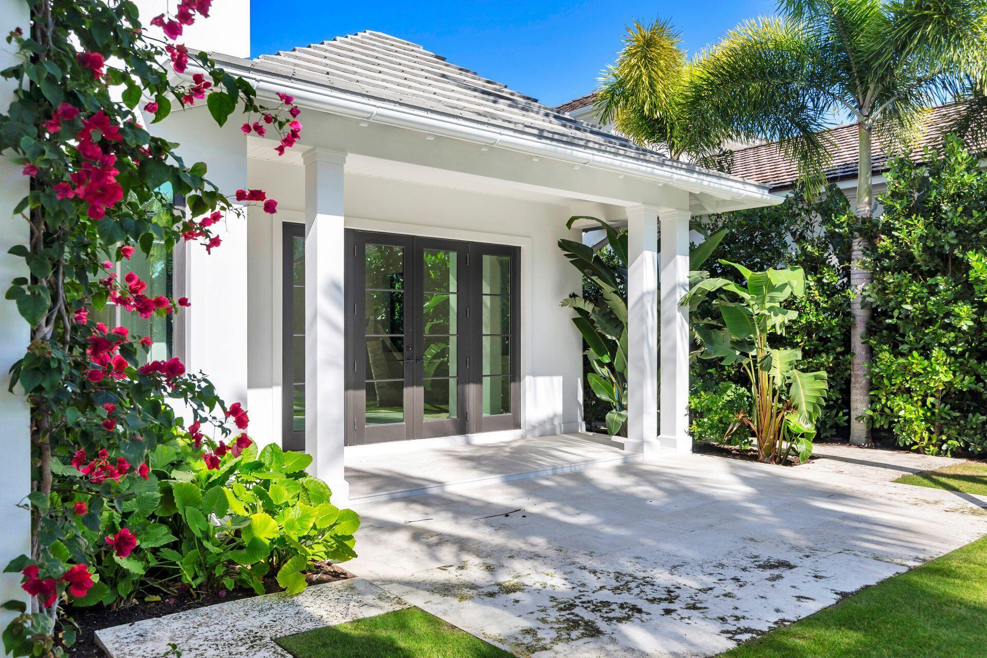 215 Summa St West Palm Beach, FL 33405 215 Summa St West Palm Beach, FL 33405