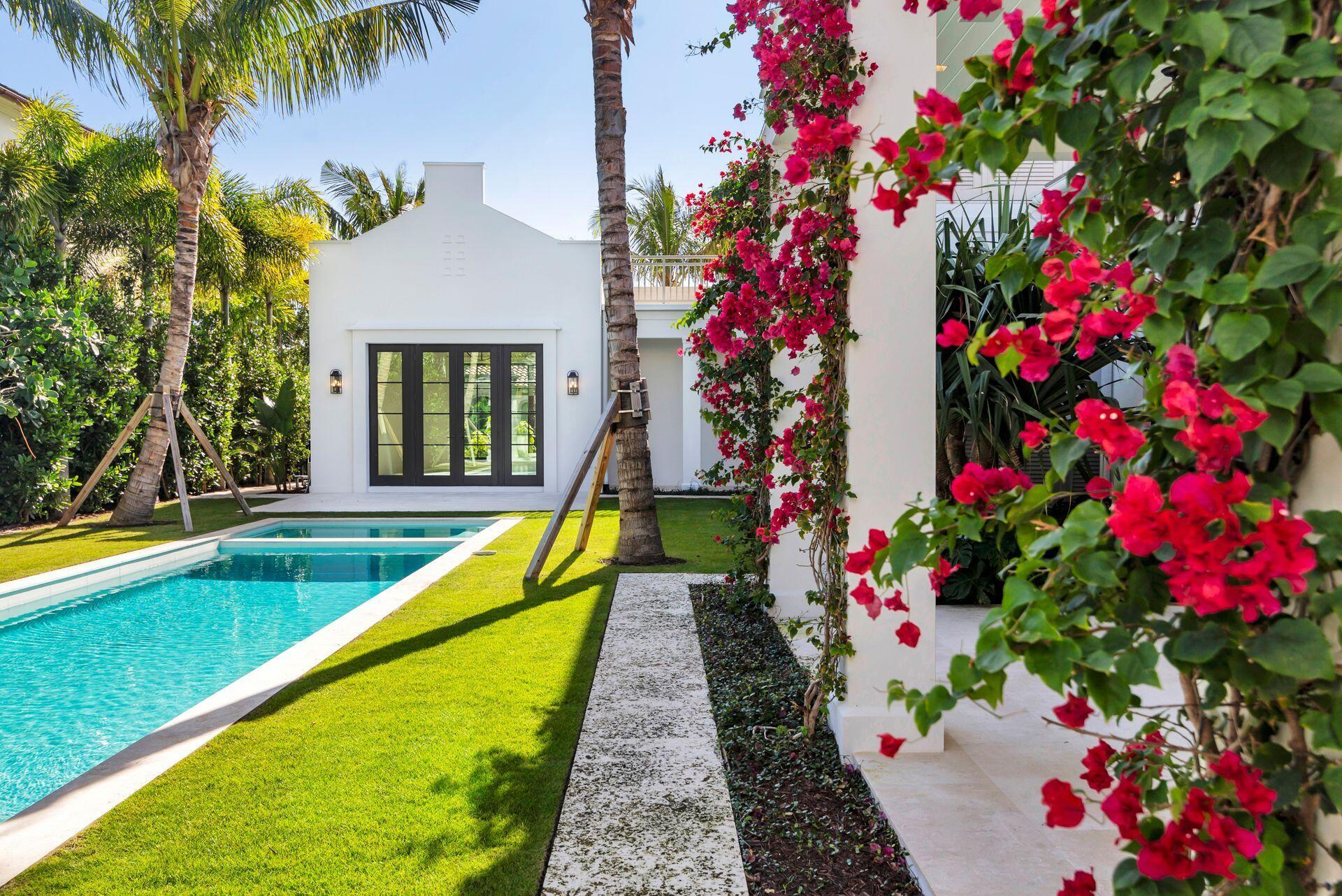 215 Summa St West Palm Beach, FL 33405 215 Summa St West Palm Beach, FL 33405