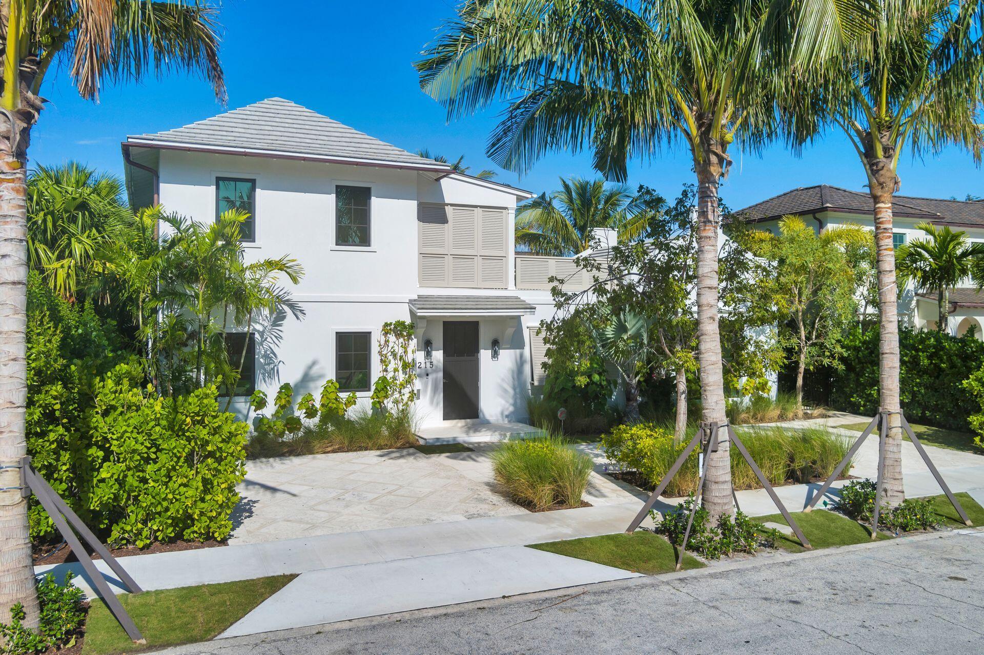 215 Summa St West Palm Beach, FL 33405 215 Summa St West Palm Beach, FL 33405