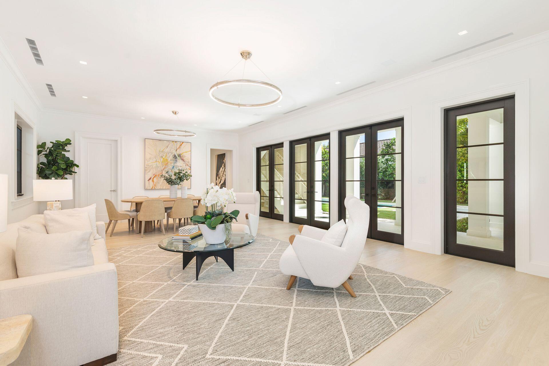 215 Summa St West Palm Beach, FL 33405 215 Summa St West Palm Beach, FL 33405