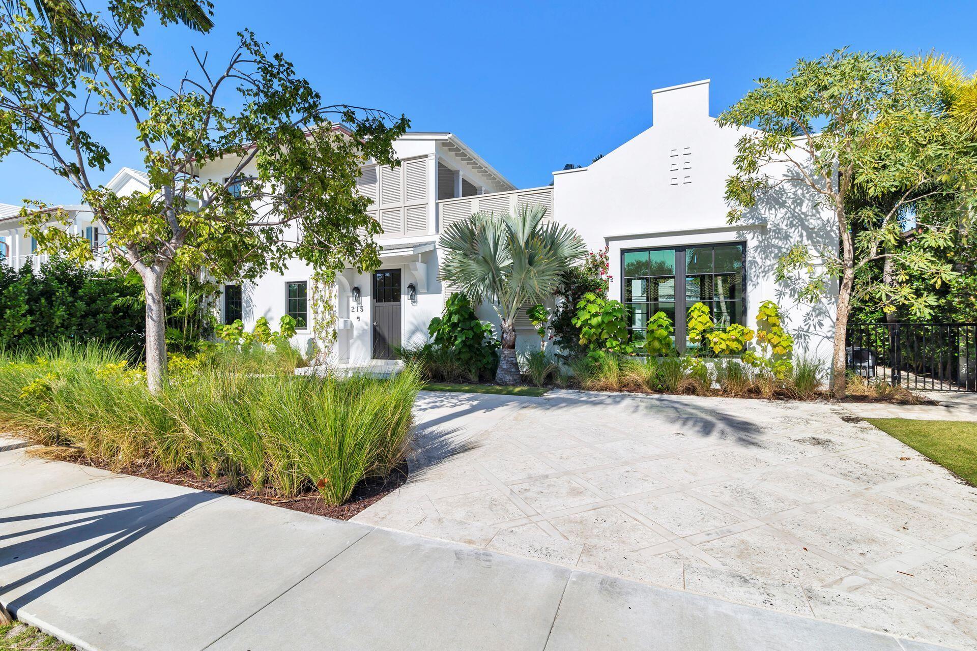 215 Summa St West Palm Beach, FL 33405 215 Summa St West Palm Beach, FL 33405