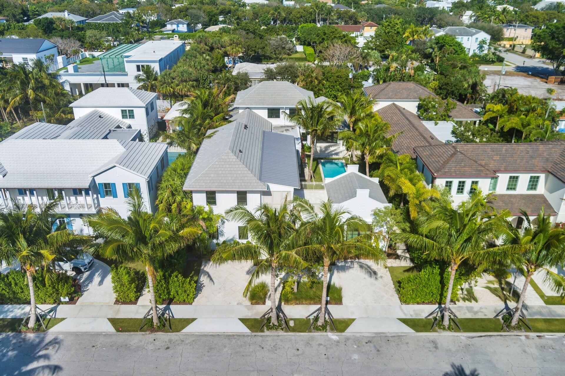 215 Summa St West Palm Beach, FL 33405 215 Summa St West Palm Beach, FL 33405