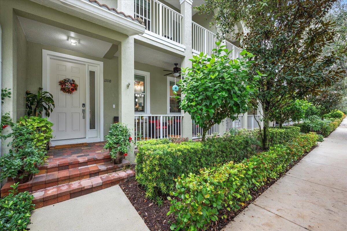 1108 S Community Dr