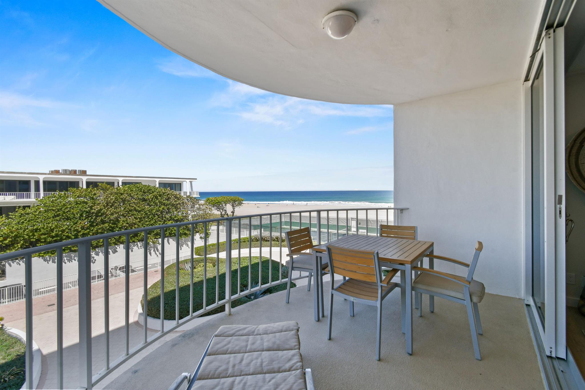 2295 S Ocean Blvd #424