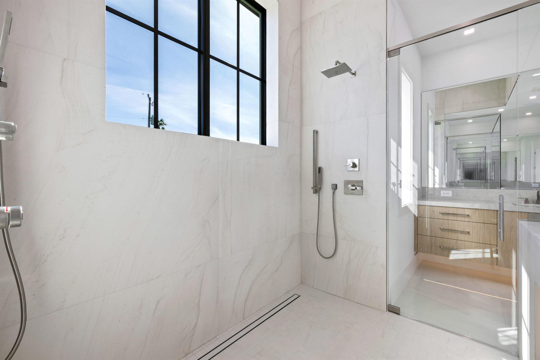 11721 Lake Shr Pl North Palm Beach, FL 33408