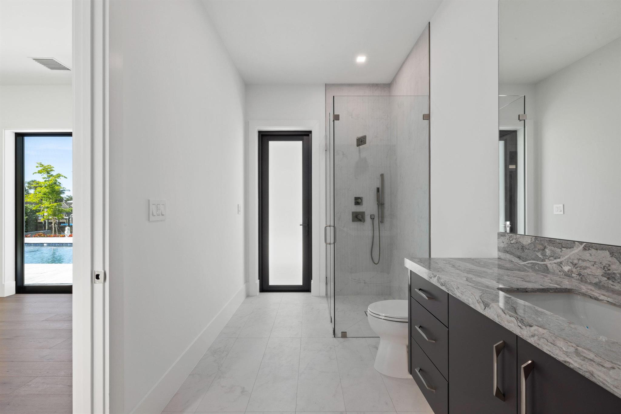 11721 Lake Shr Pl North Palm Beach, FL 33408