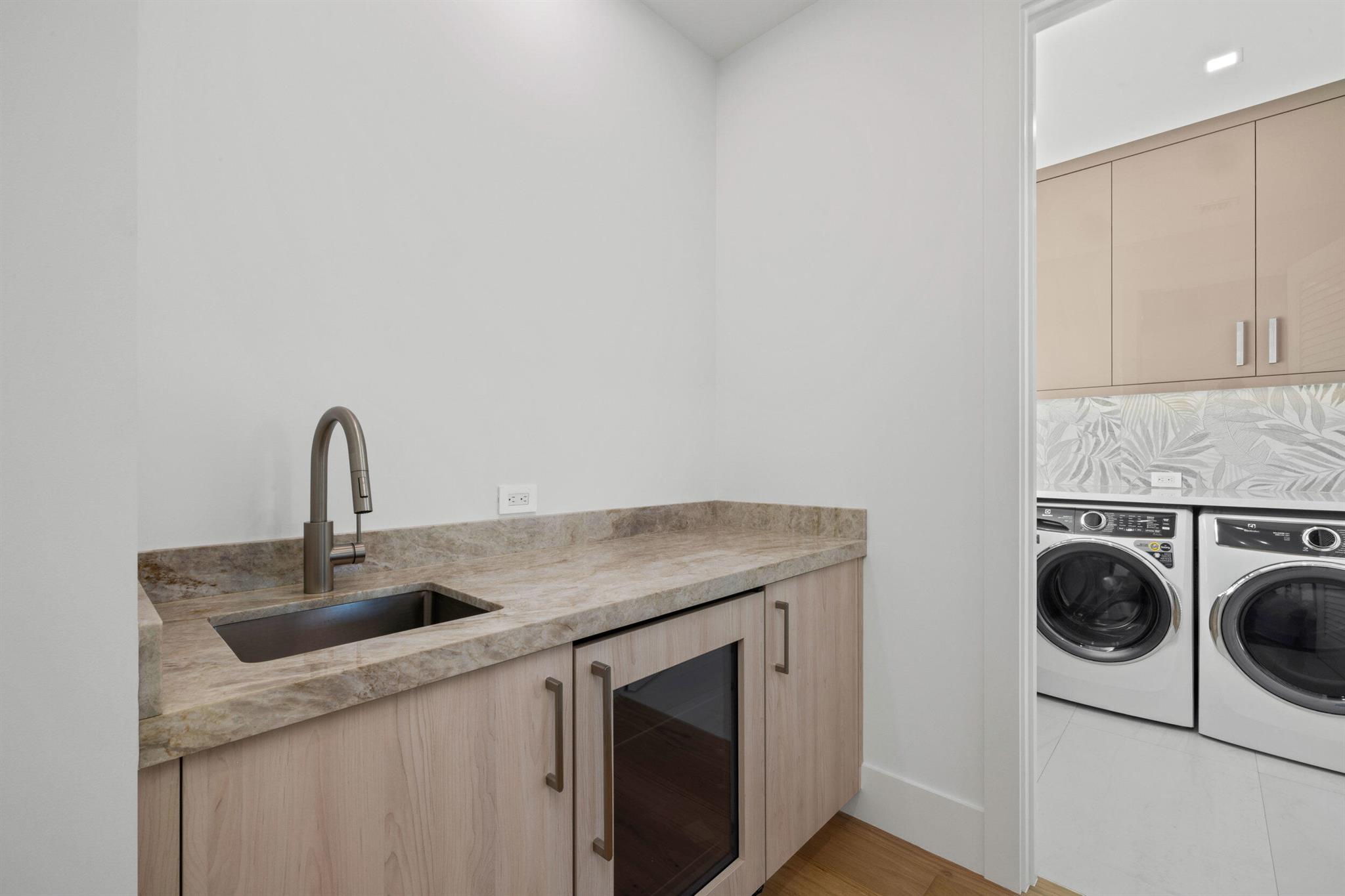 11721 Lake Shr Pl North Palm Beach, FL 33408