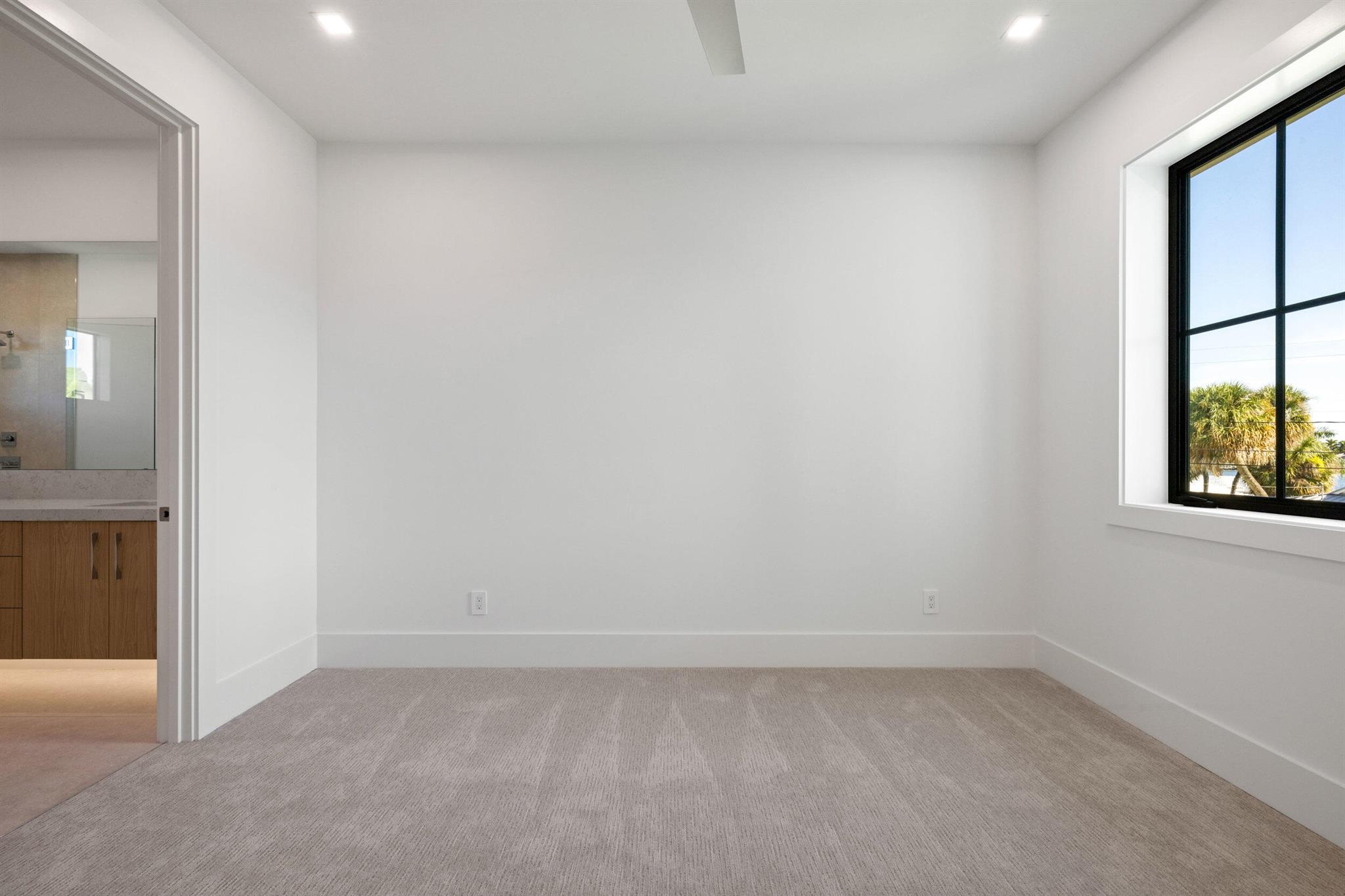 11721 Lake Shr Pl North Palm Beach, FL 33408