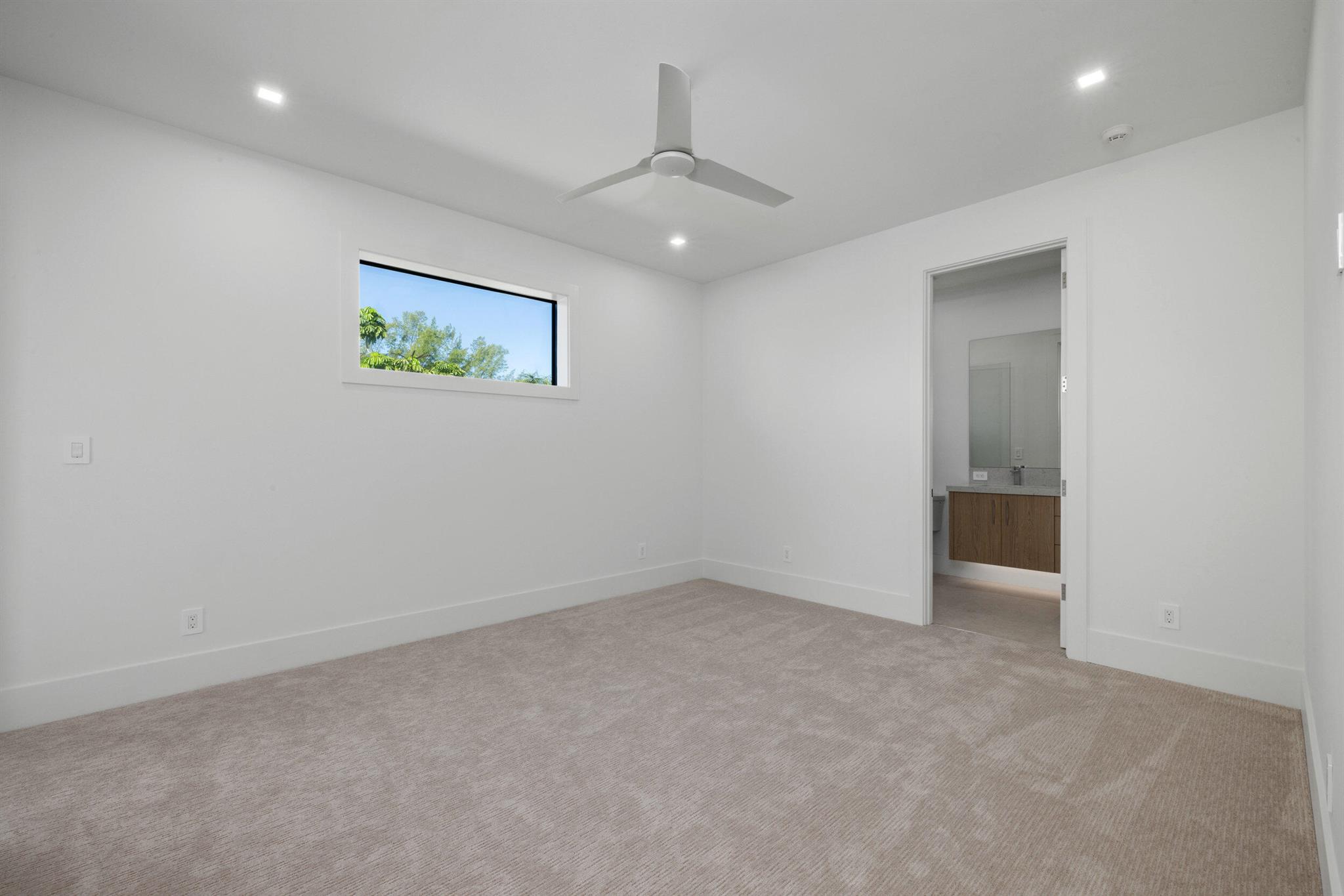 11721 Lake Shr Pl North Palm Beach, FL 33408