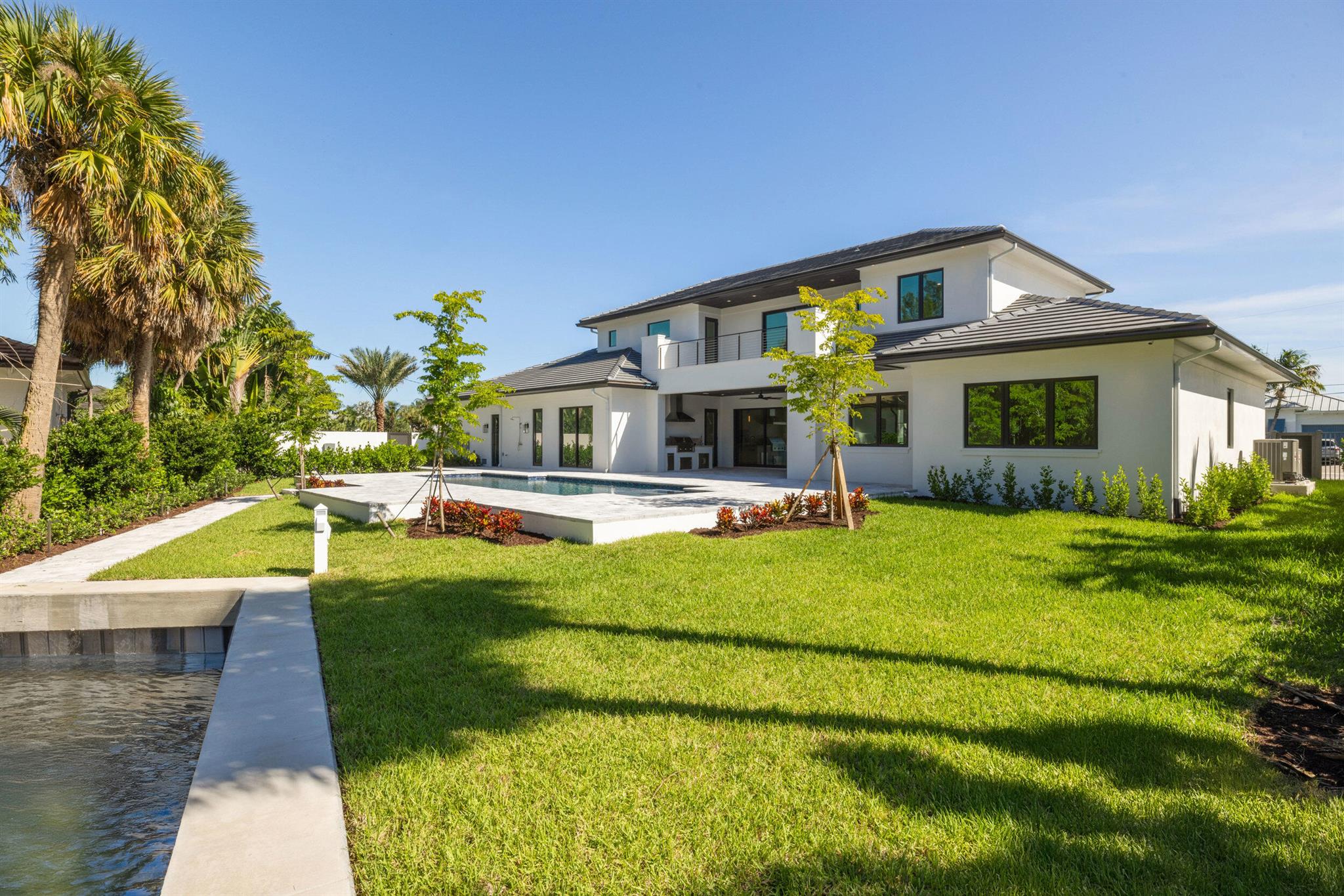 11721 Lake Shr Pl North Palm Beach, FL 33408