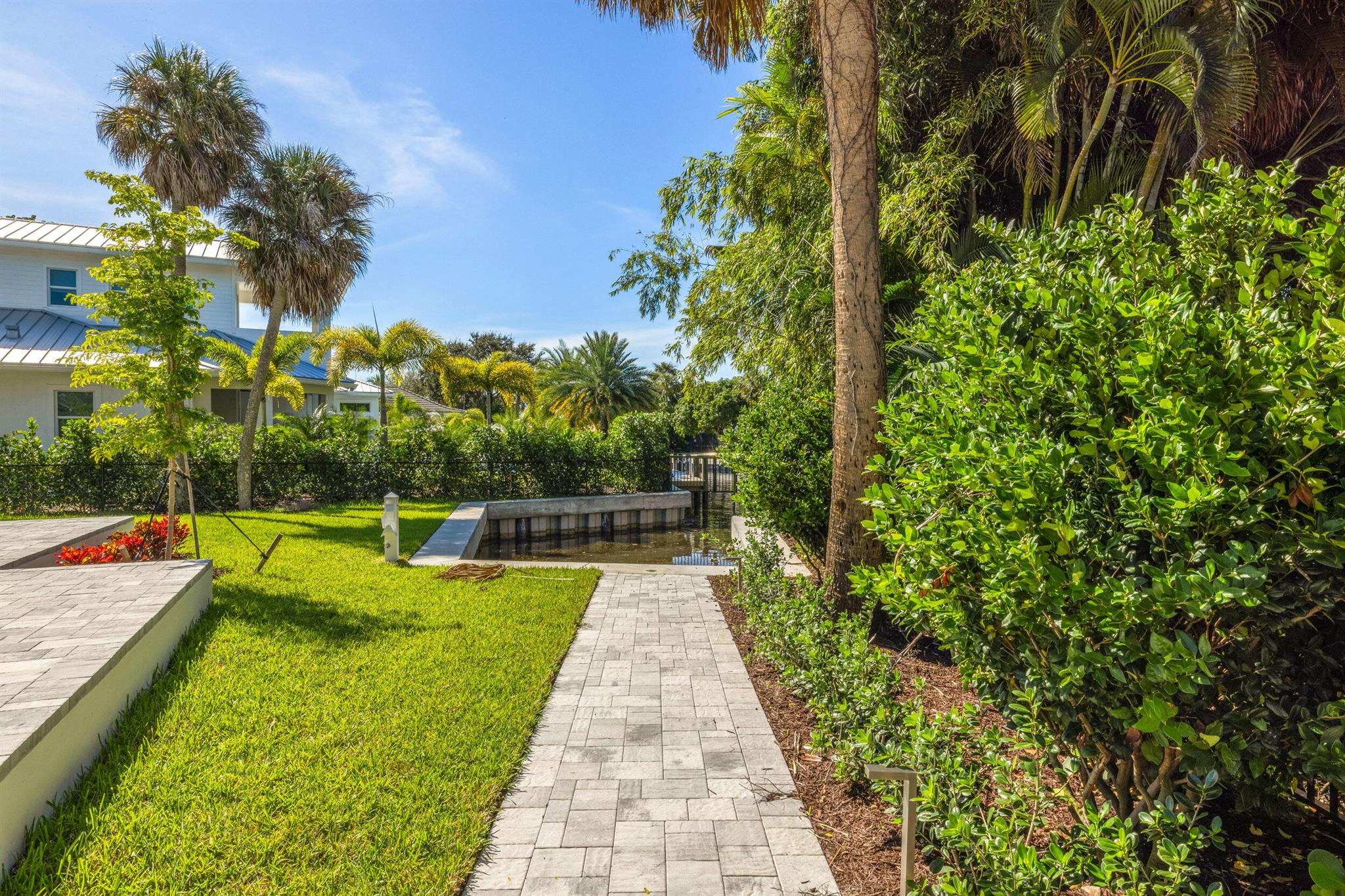 11721 Lake Shr Pl North Palm Beach, FL 33408