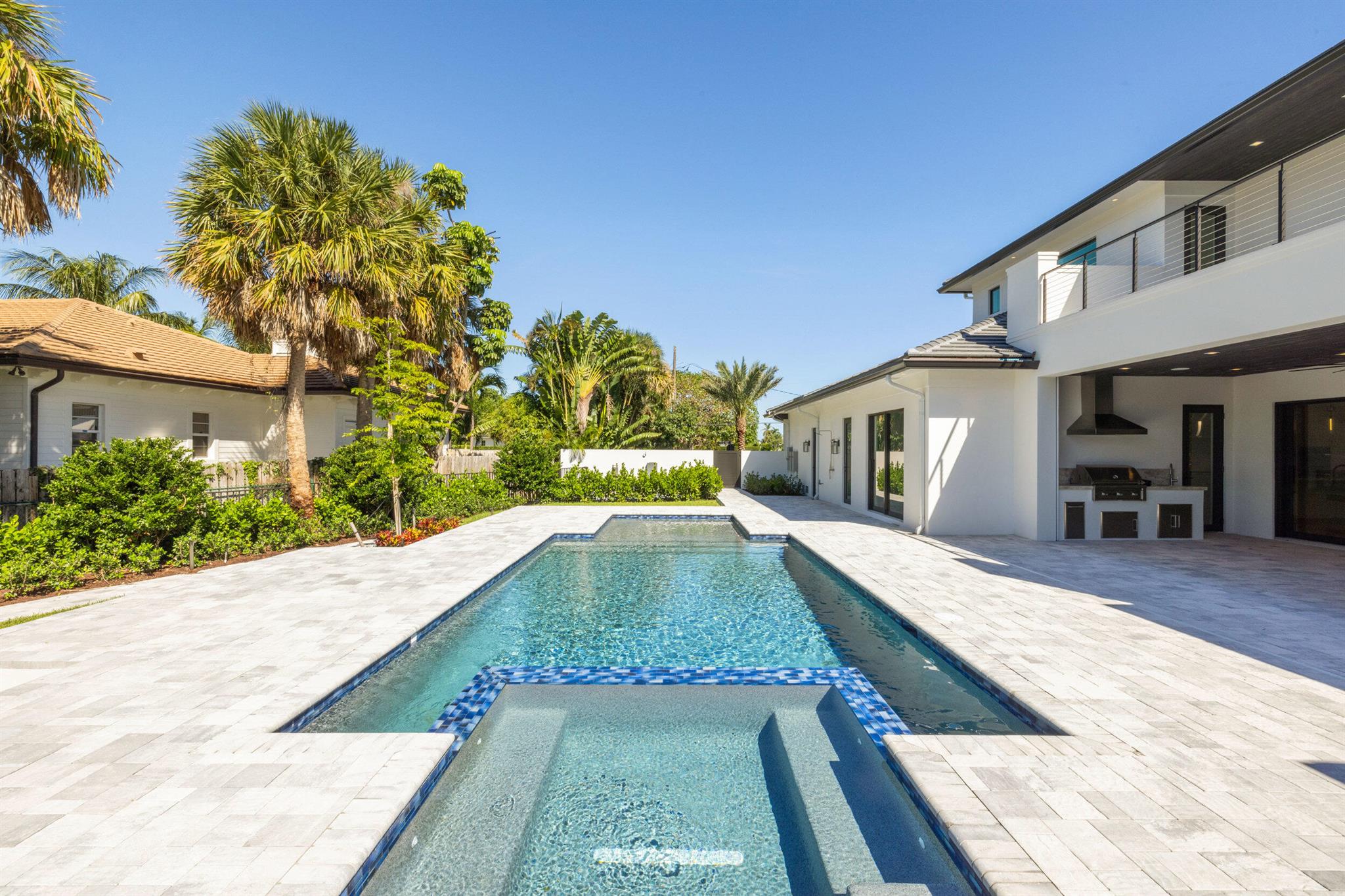 11721 Lake Shr Pl North Palm Beach, FL 33408