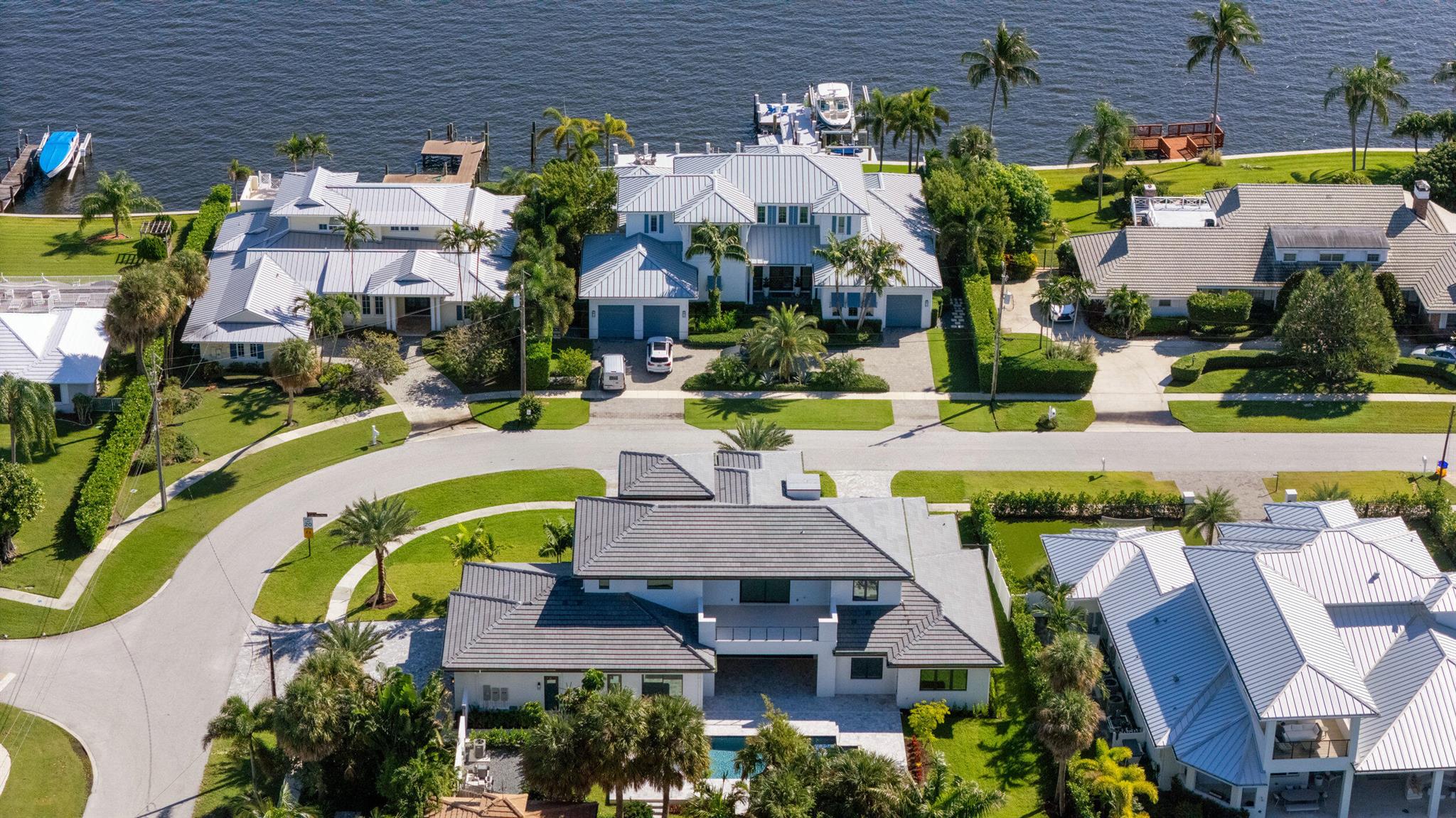 11721 Lake Shr Pl North Palm Beach, FL 33408