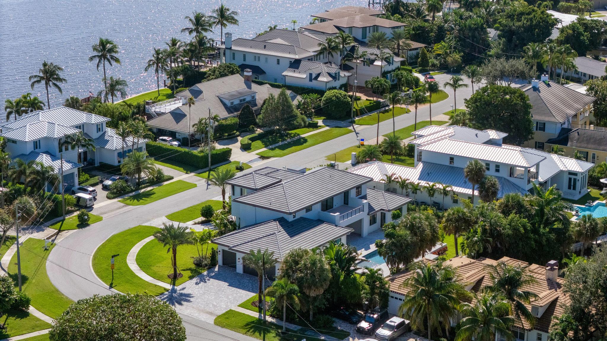 11721 Lake Shr Pl North Palm Beach, FL 33408