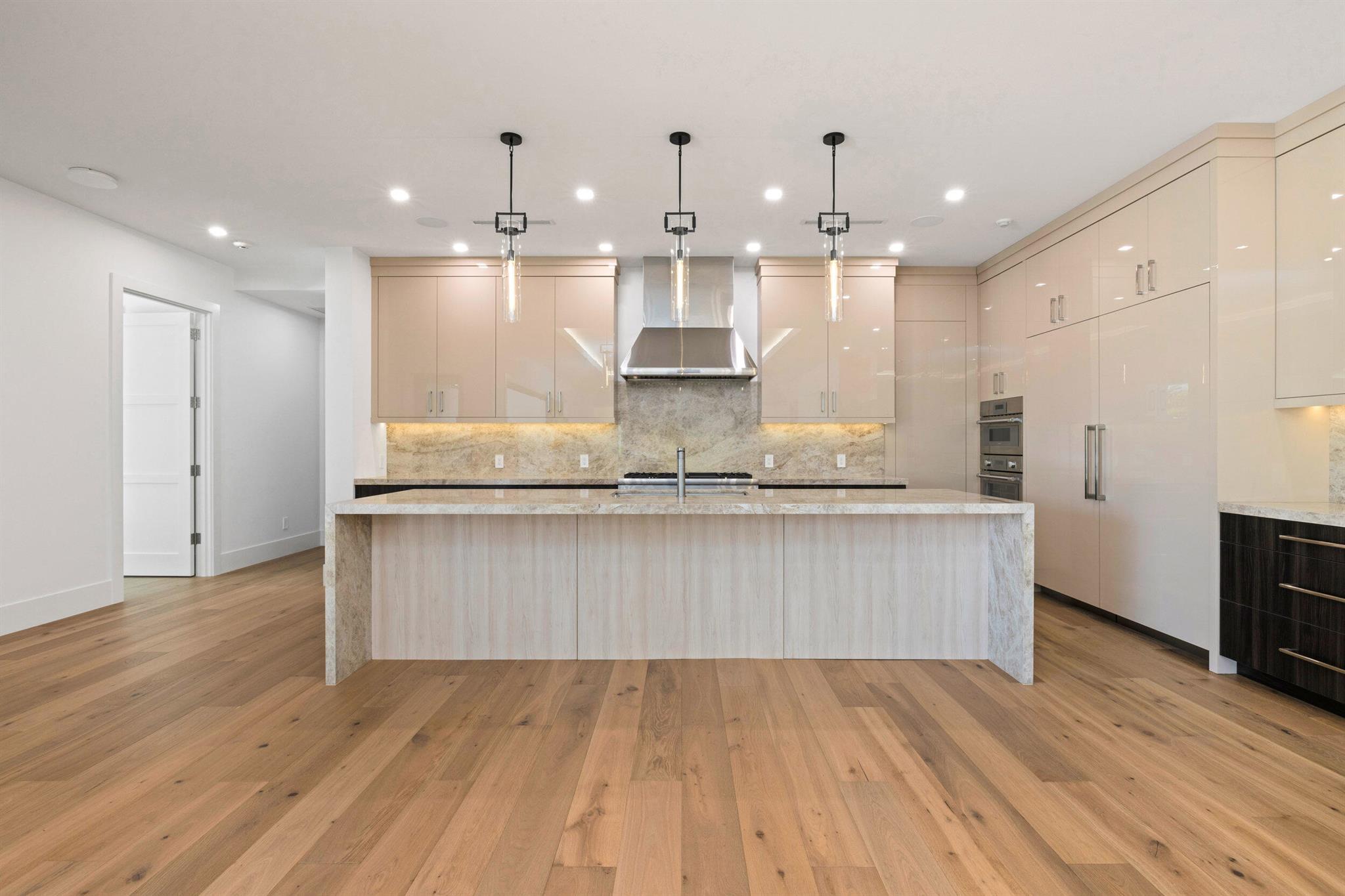 11721 Lake Shr Pl North Palm Beach, FL 33408