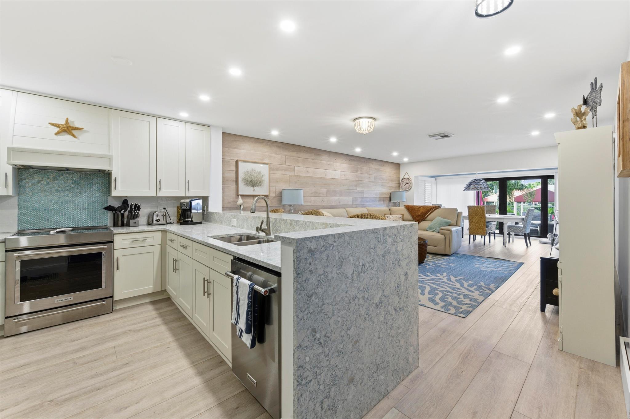 2359 Treasure Isle Dr #38 Palm Beach Gardens, FL 33410