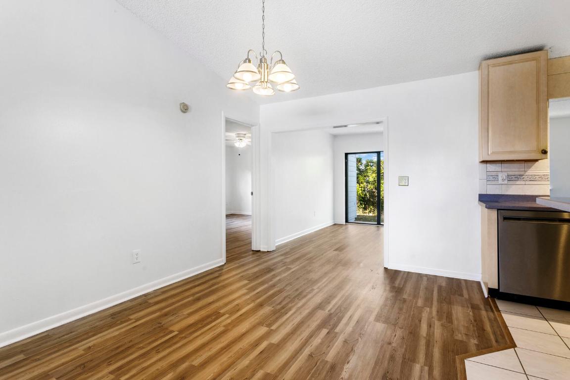 6075 Wolfe St Jupiter, FL 33458