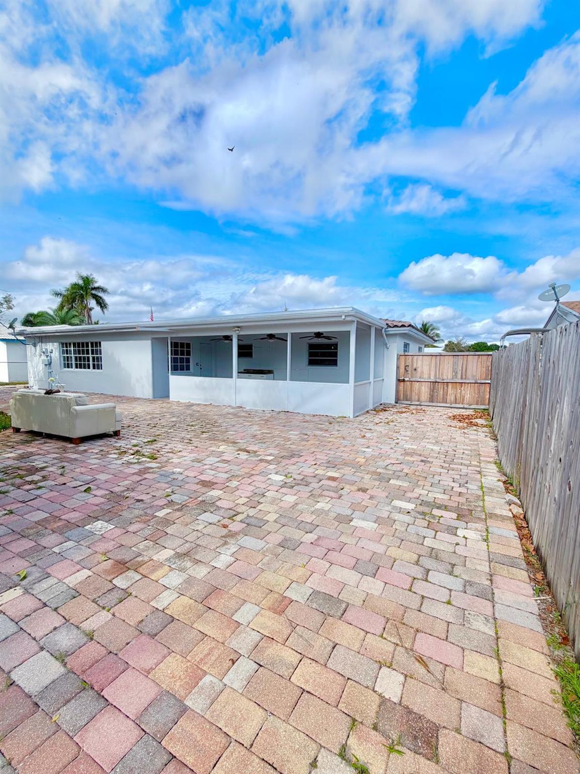 2594 W End Rd West Palm Beach, FL 33406