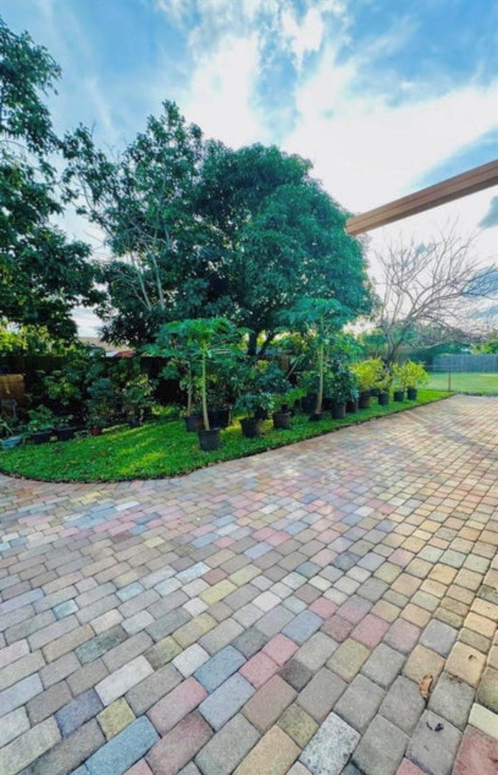 2594 W End Rd West Palm Beach, FL 33406