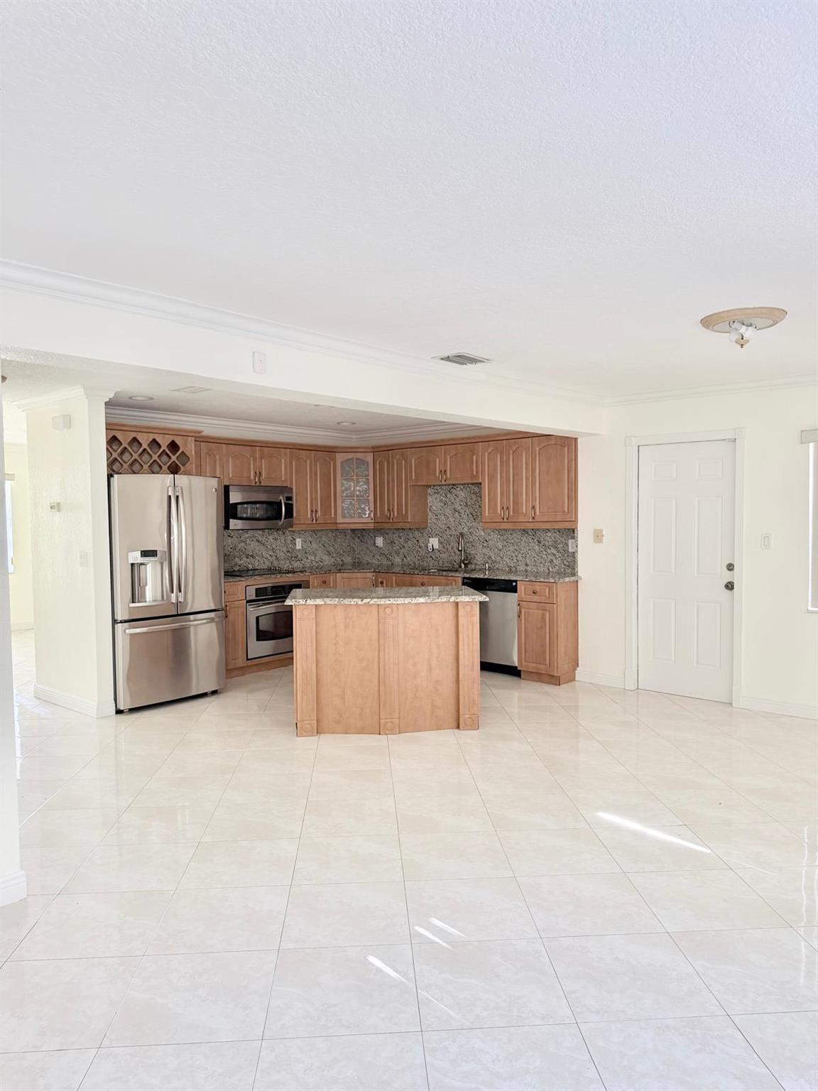 2594 W End Rd West Palm Beach, FL 33406