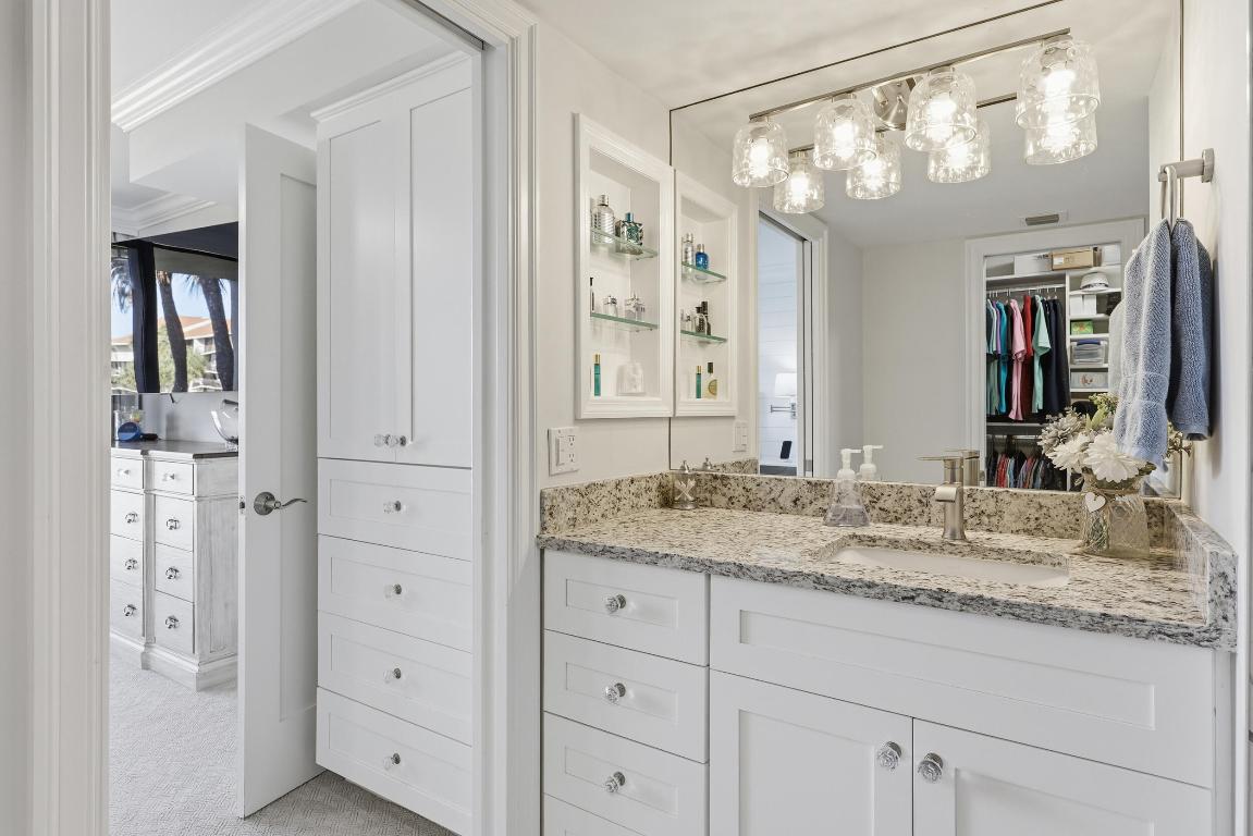 501 S Seas #203 Jupiter, FL 33477