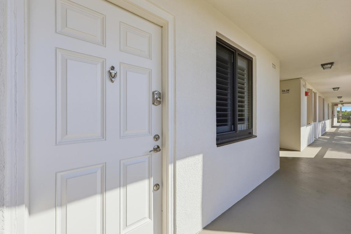 501 S Seas #203 Jupiter, FL 33477