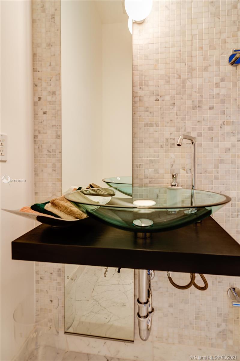 200 Biscayne Boulevard Way #5301 Miami, FL 33131