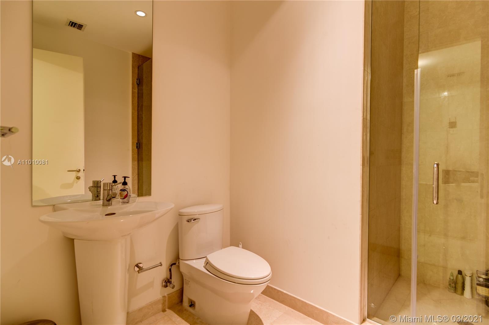 200 Biscayne Boulevard Way #5301 Miami, FL 33131