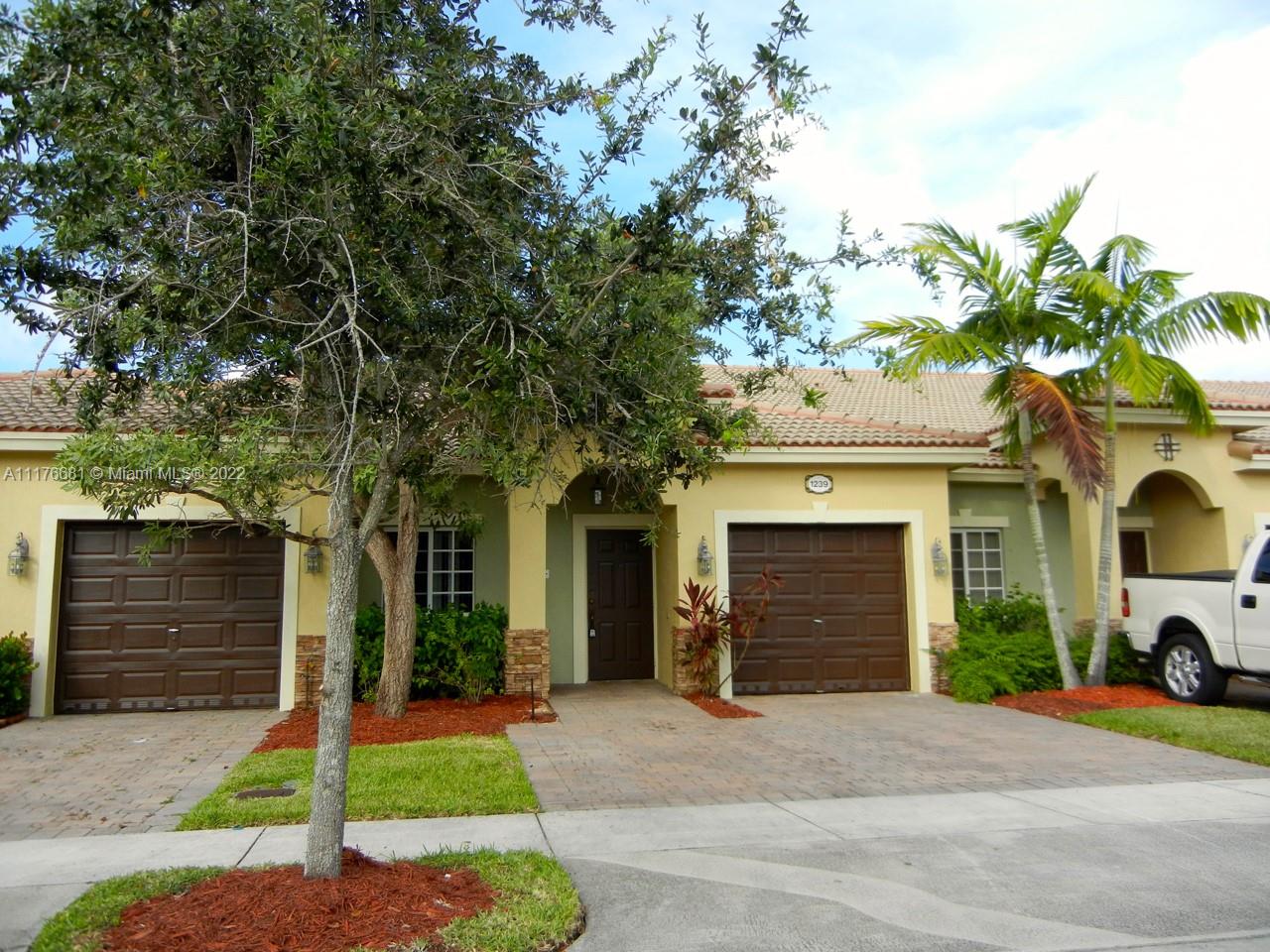 1239 NE 32nd Ter #1239
