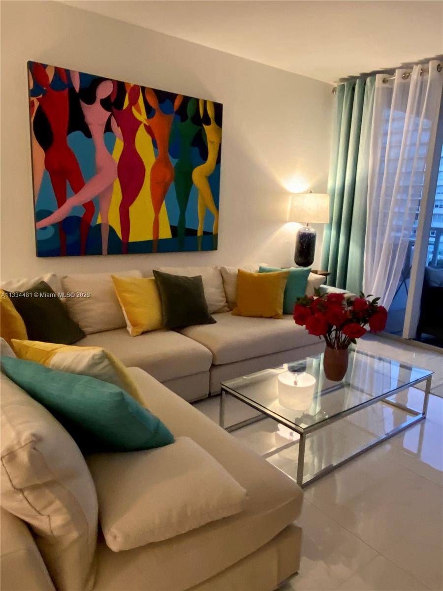 5600 Collins Ave #7V
