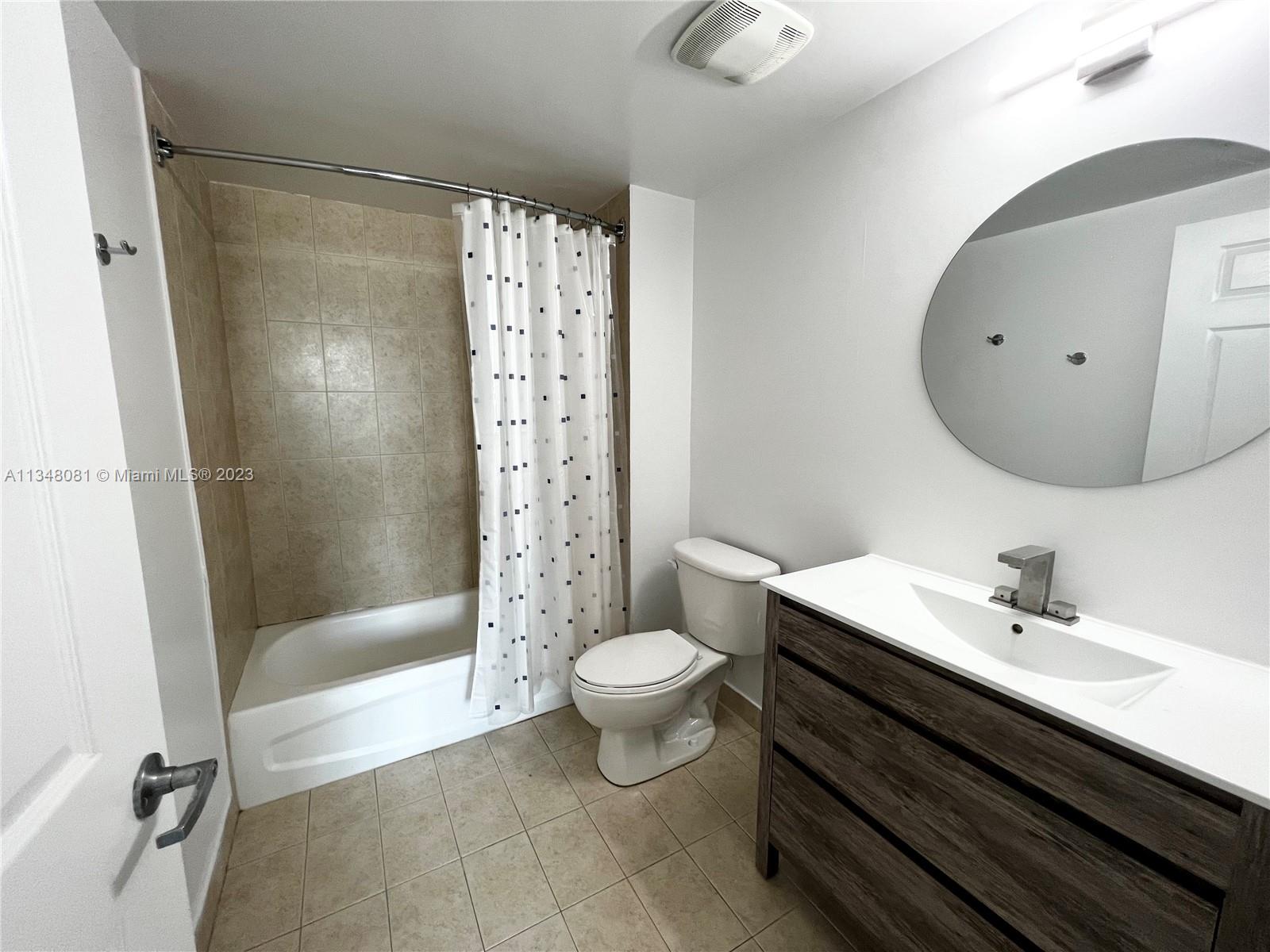 image 1800 Biscayne Plaza9