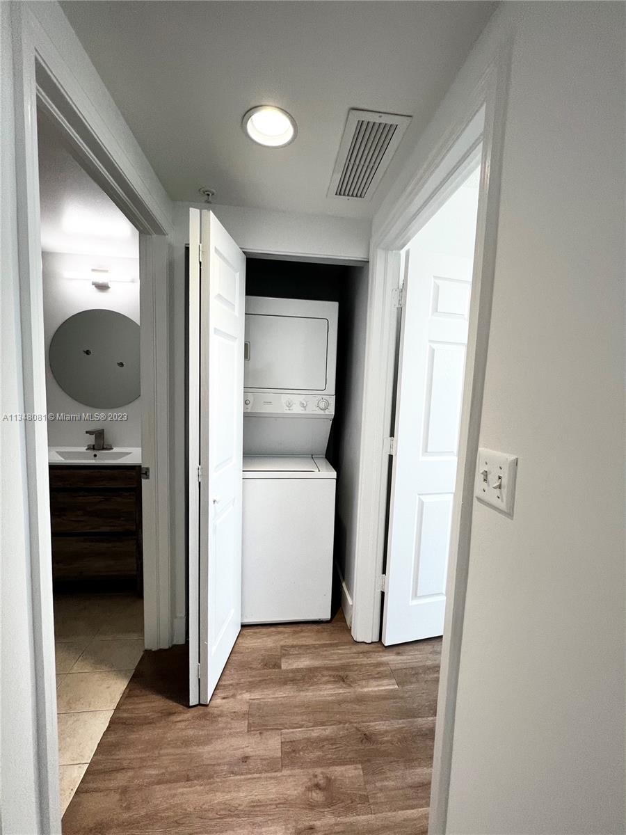 image 1800 Biscayne Plaza10