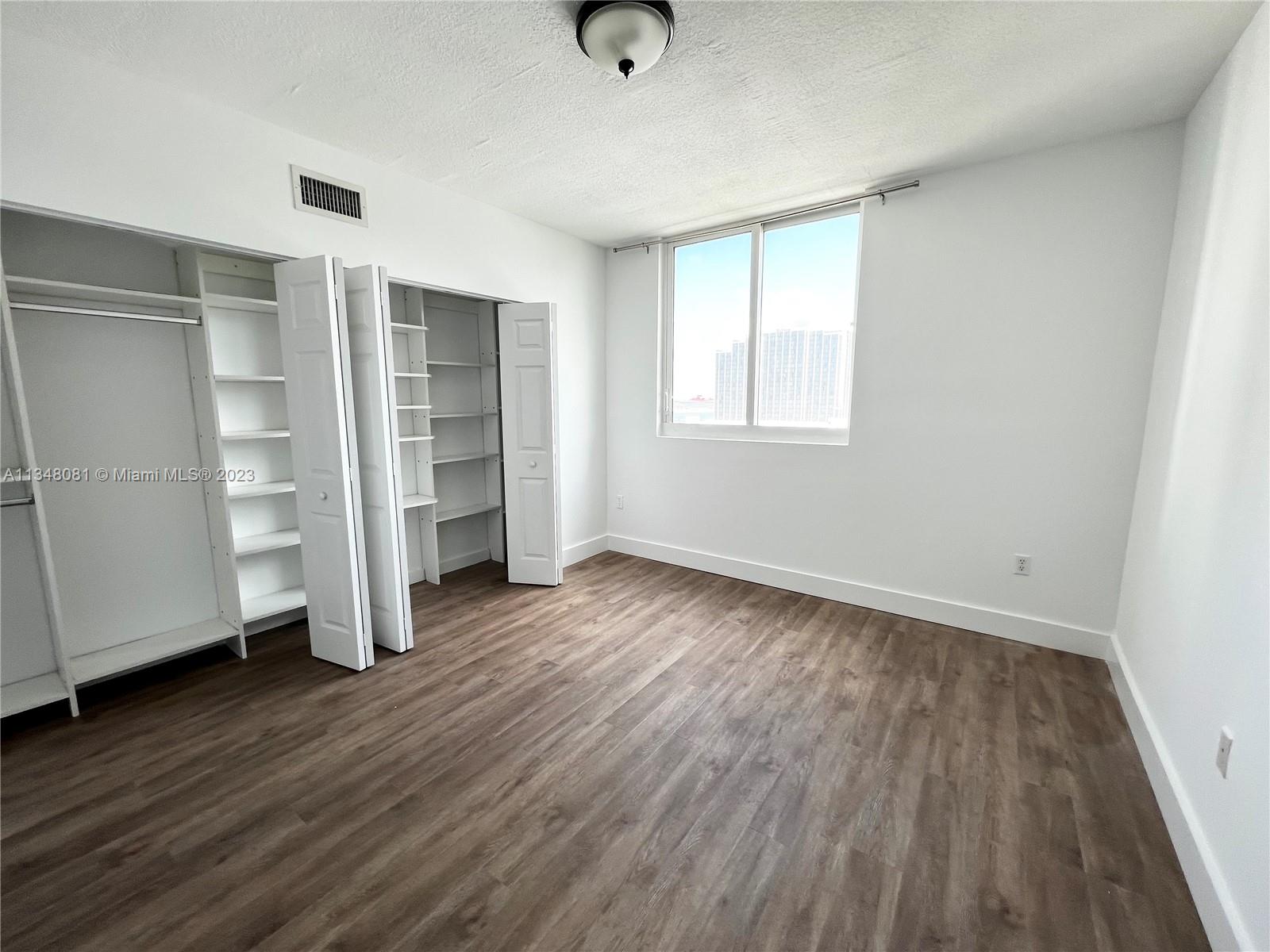 image 1800 Biscayne Plaza12