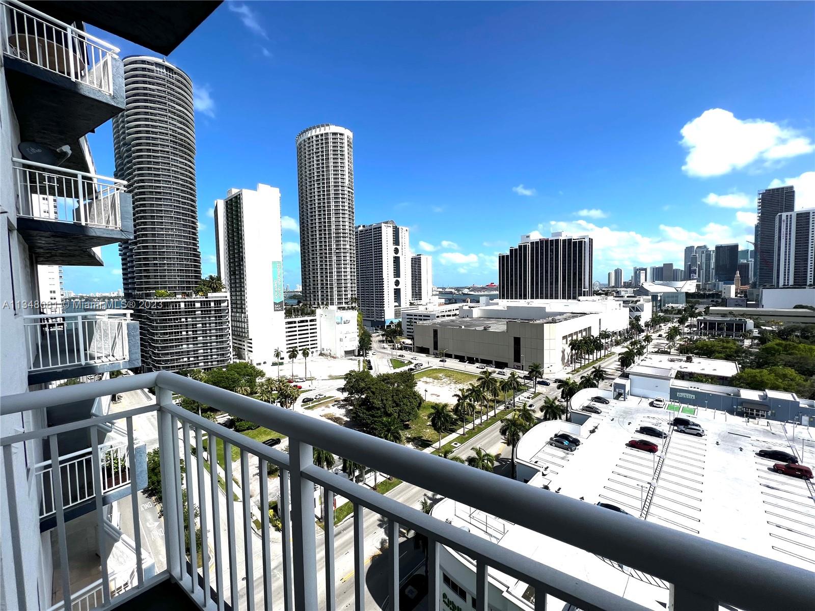 image 1800 Biscayne Plaza13