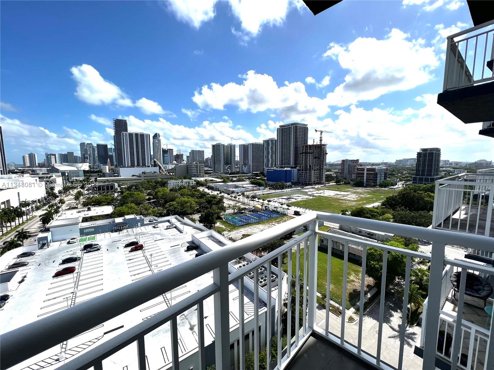 image 1800 Biscayne Plaza14