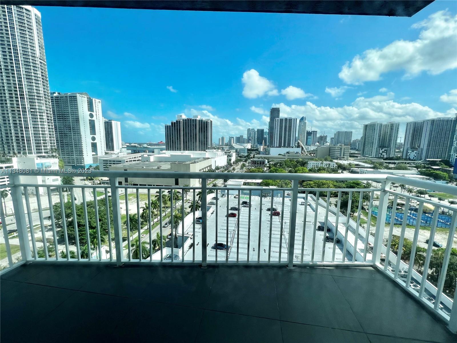 image 1800 Biscayne Plaza17