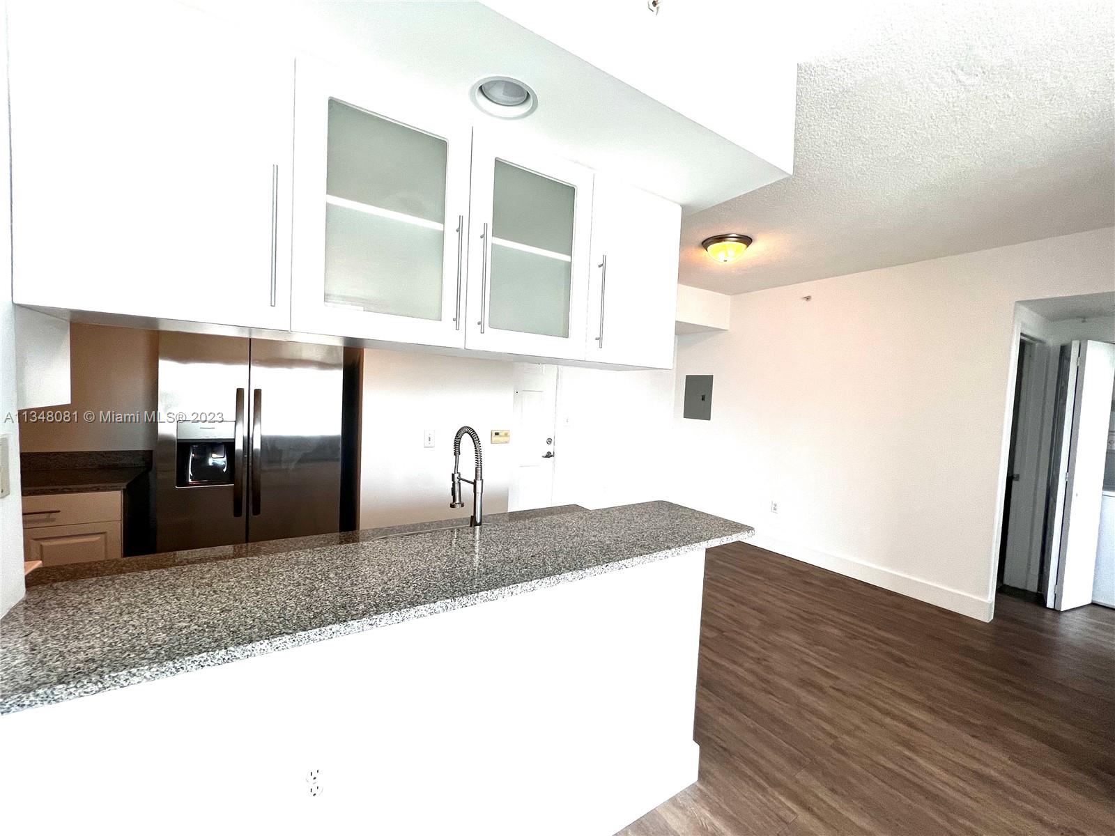 image 1800 Biscayne Plaza1