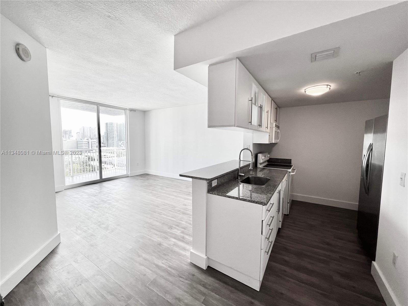 image 1800 Biscayne Plaza4