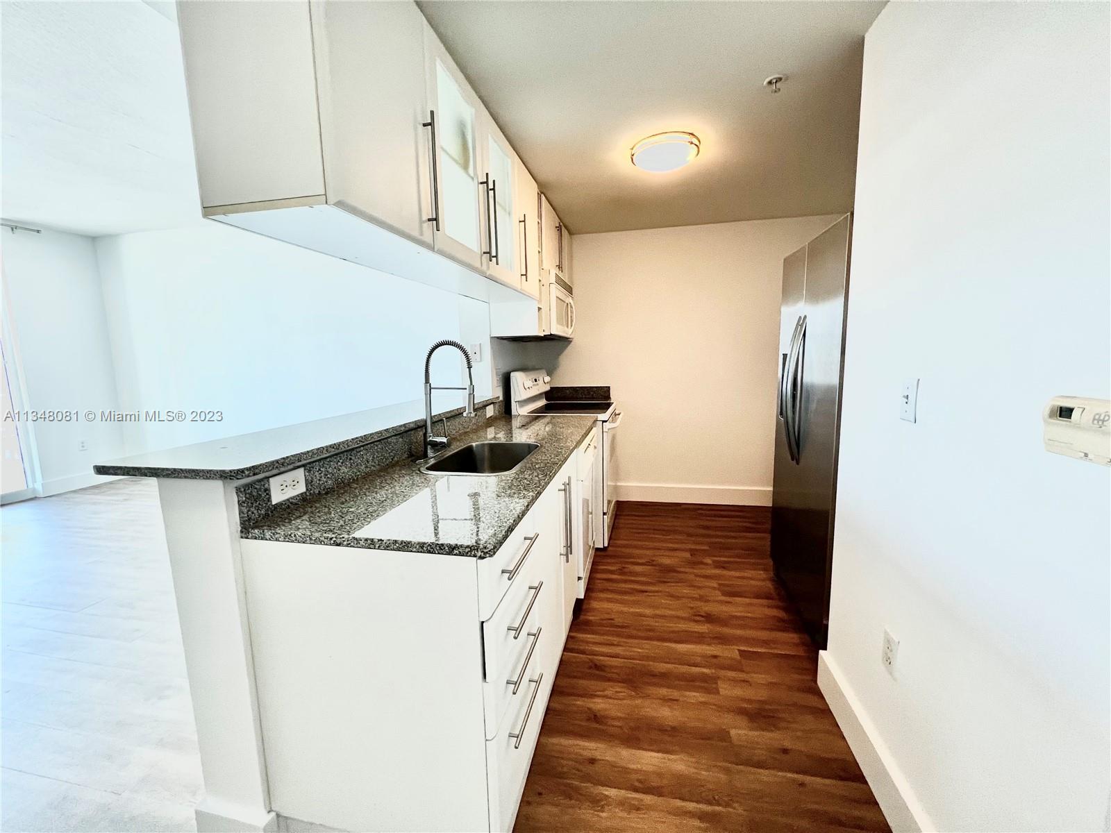 image 1800 Biscayne Plaza6