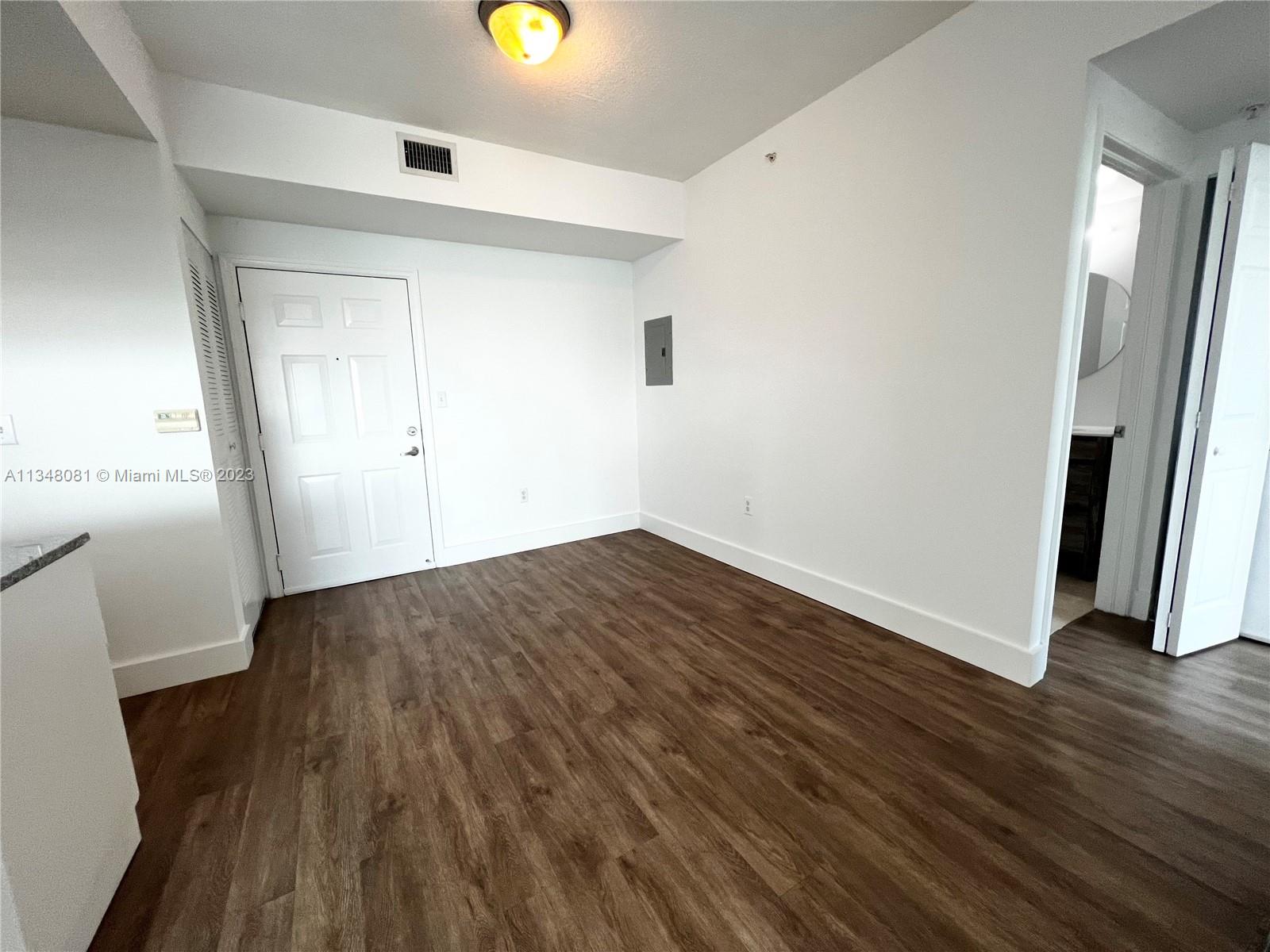 image 1800 Biscayne Plaza8