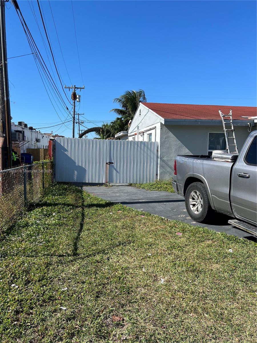 720 NW 30th Ave,Miami, FL 33125